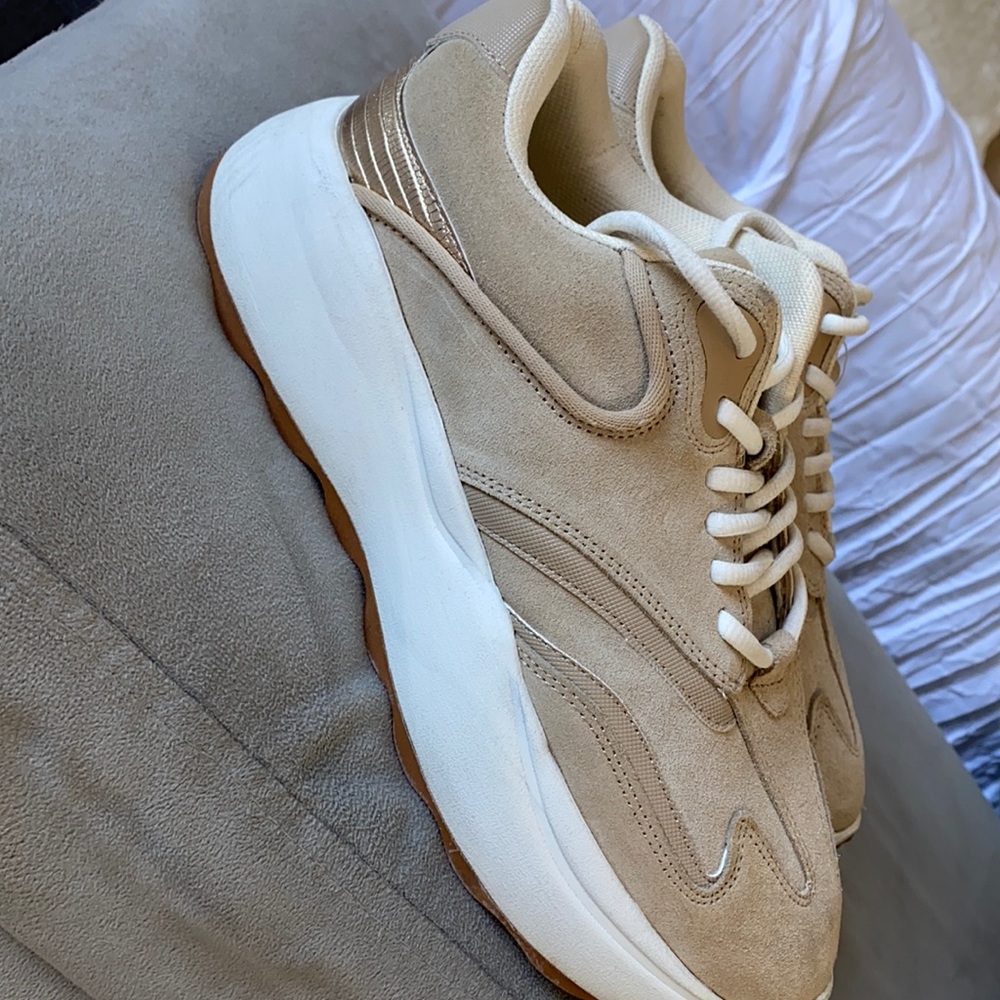 Zara women’s suede nude shoes